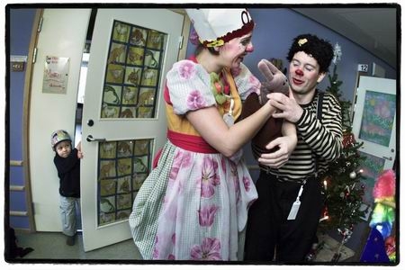 Hembesök via SABH (sjukhusansluten avancerad Barnsjukvård i Hemmet).